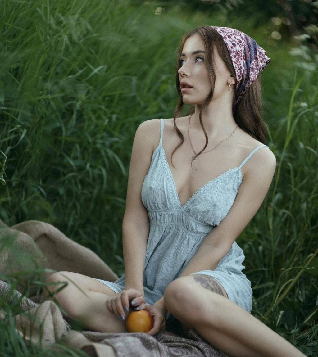 Ланочка привлекальеная девушка из Успенки цена от 3000 руб