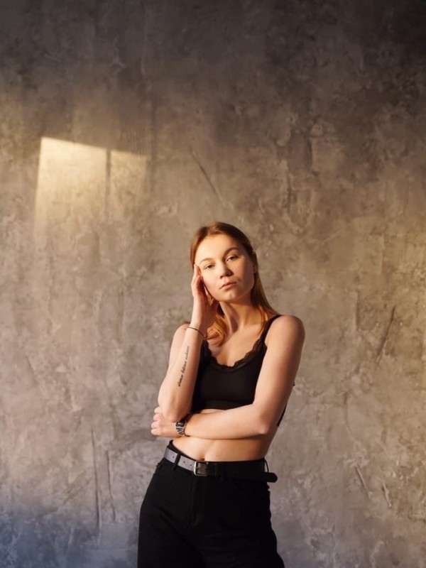 Ульяна привлекательная девушка из Успенки цена от 8000 руб